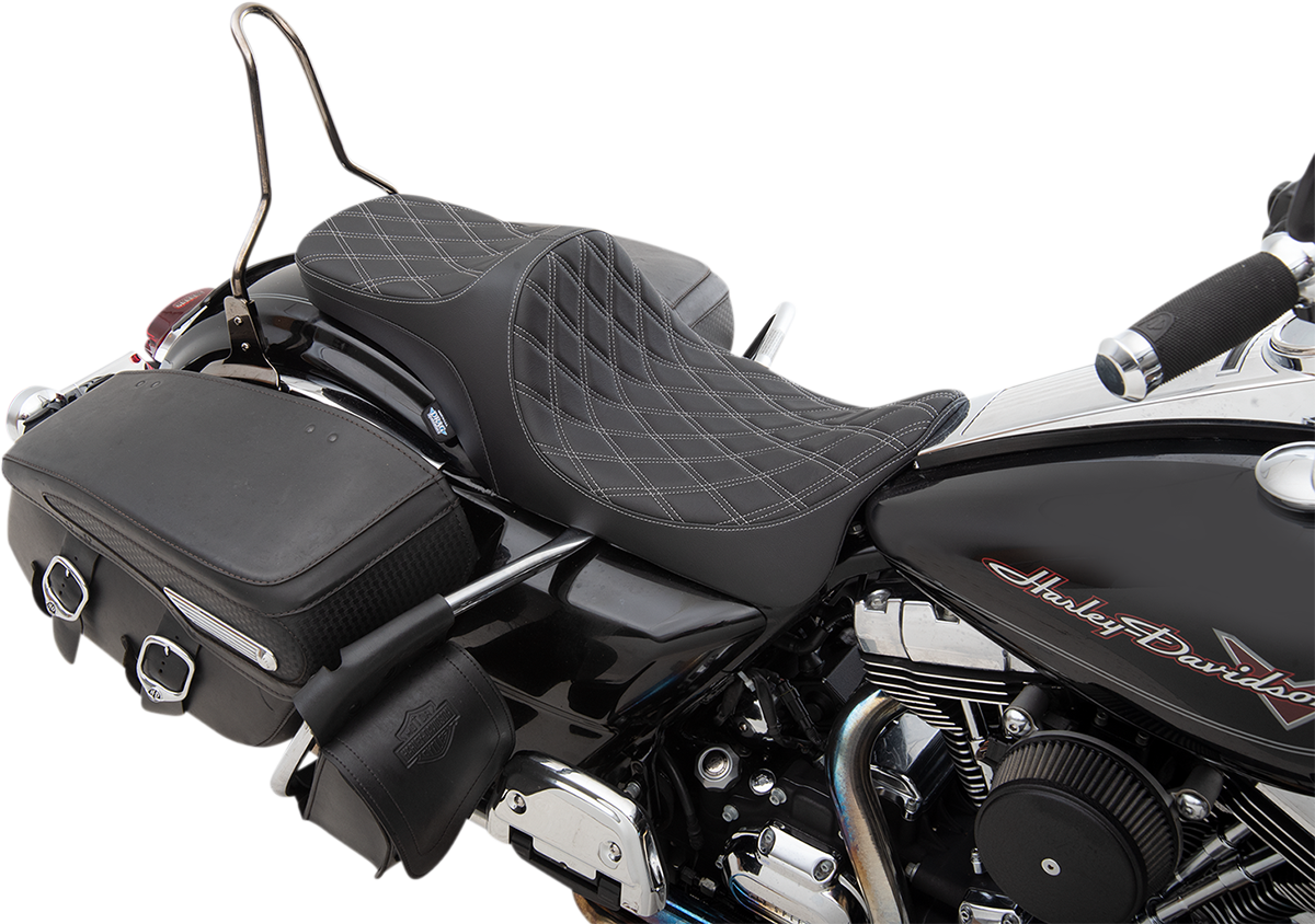 Drag Specialties Predator III 2-Up Seat – Double Diamond – Silver Thread – FL '08-'23