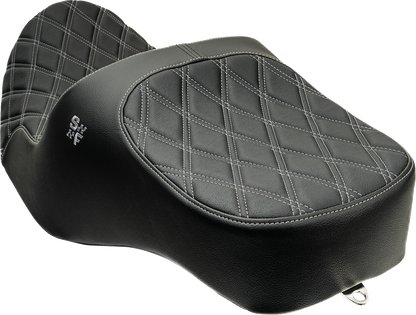 Slyfox Chariot Seat – Silver Double Diamond Stitch – Silver Logo – FLH/FLT '23.5-'26 – view 2