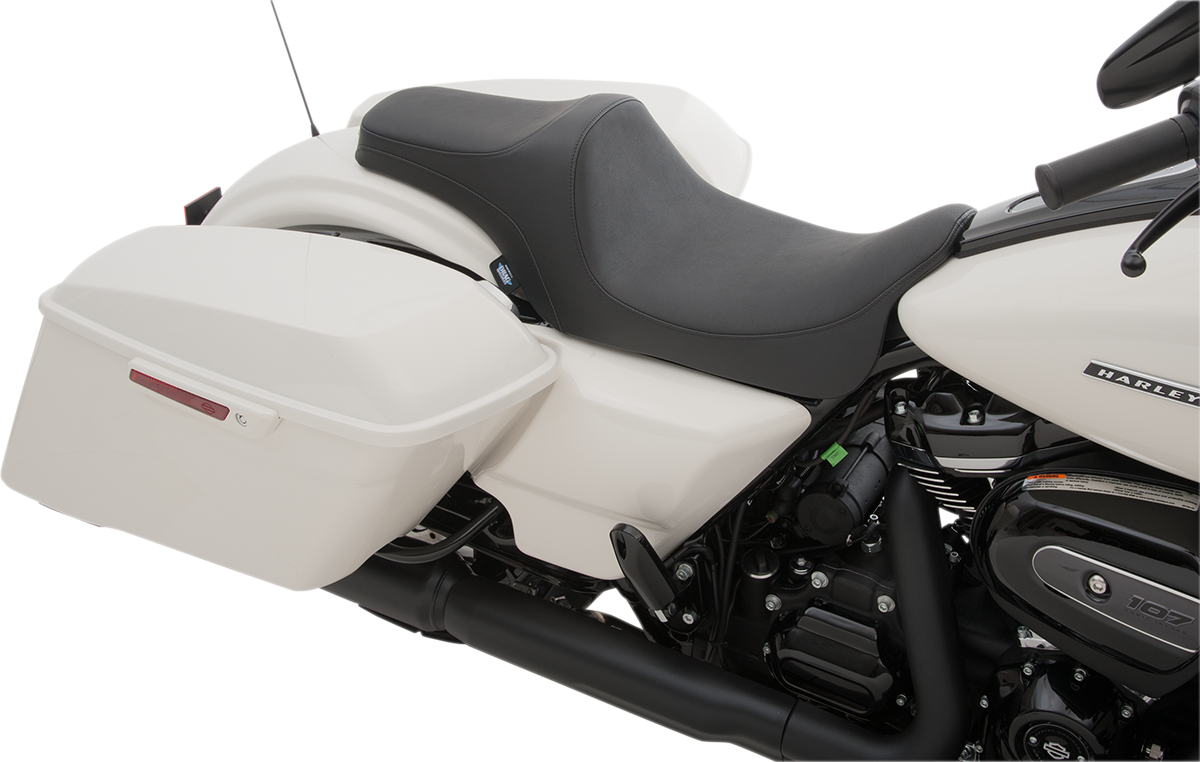 Drag Specialties Predator III Seat – Smooth – FL '08-'23 – view 3