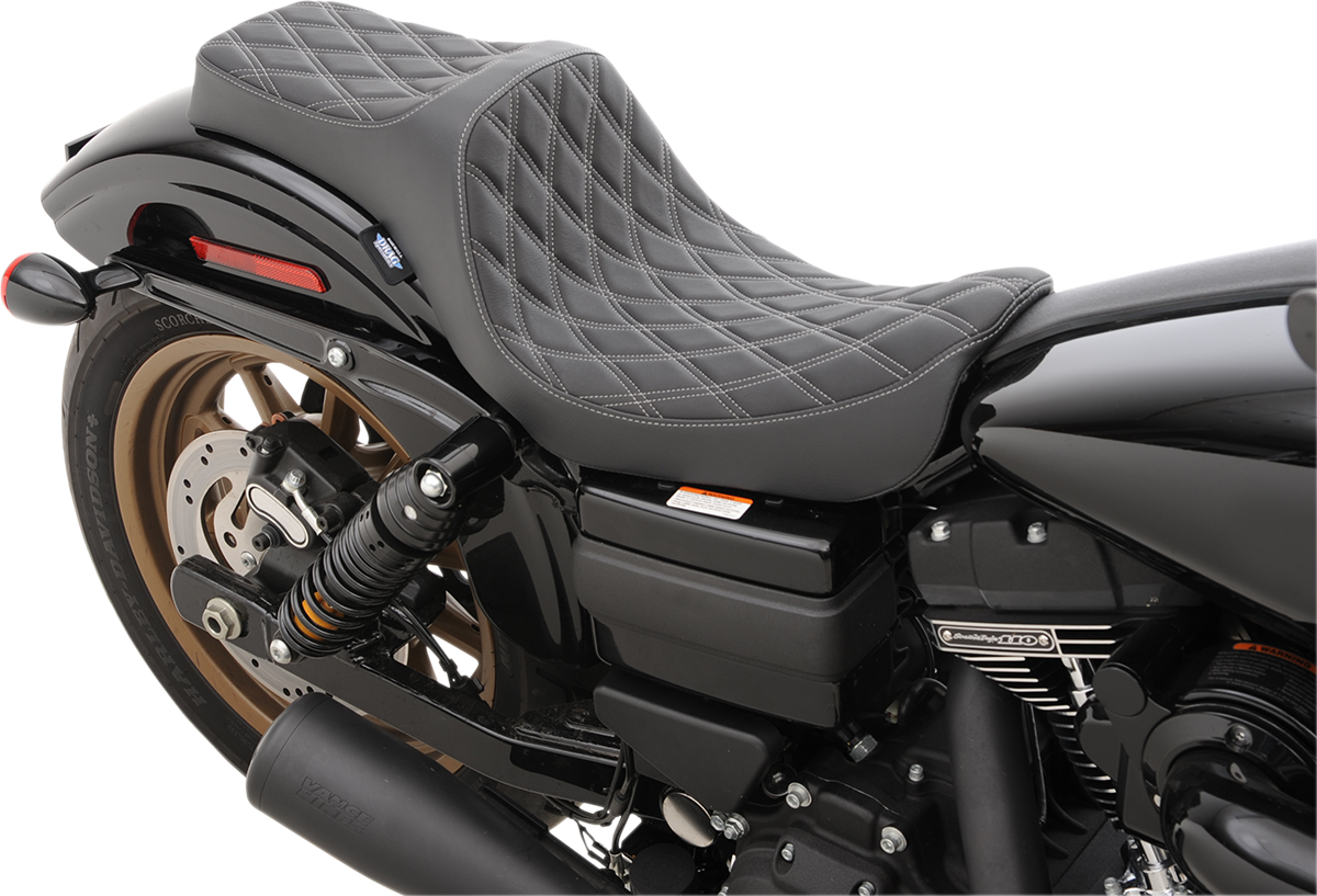 Drag Specialties Predator III Seat – Double Diamond – Silver Stitching – FXD/FLD '06-'17 – view 3