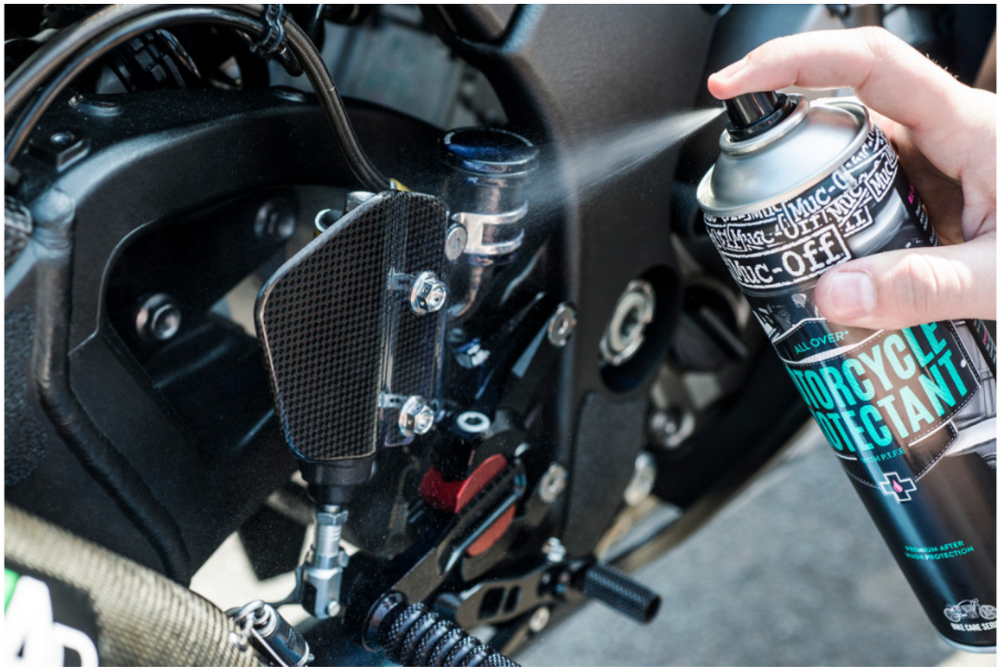 Muc-Off After-Wash Protectant Aerosol - 16.9 U.S. fl oz.