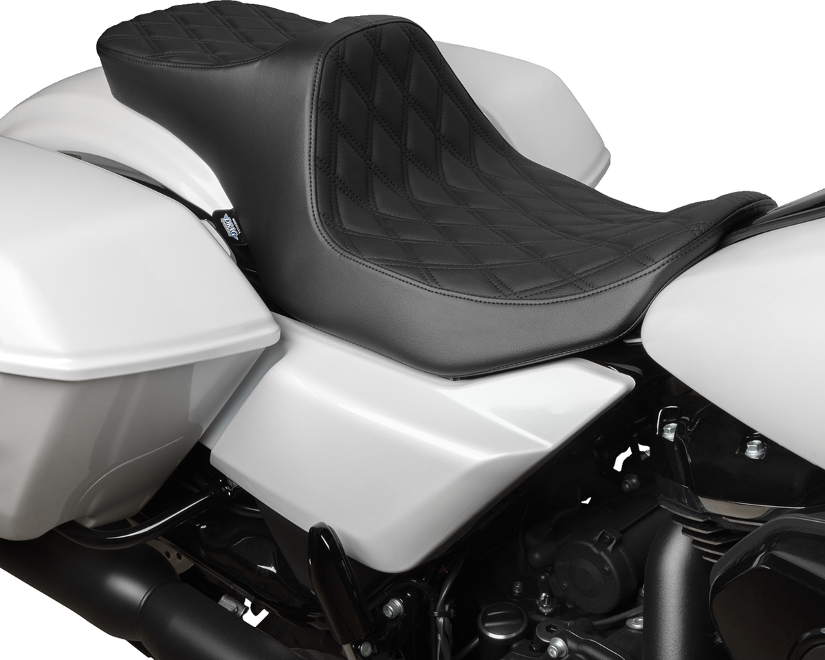Drag Specialties Predator III 2-Up Seat – Vinyl – Double Diamond – Black Stitching – FLT/FLH '23-'24 – view 3