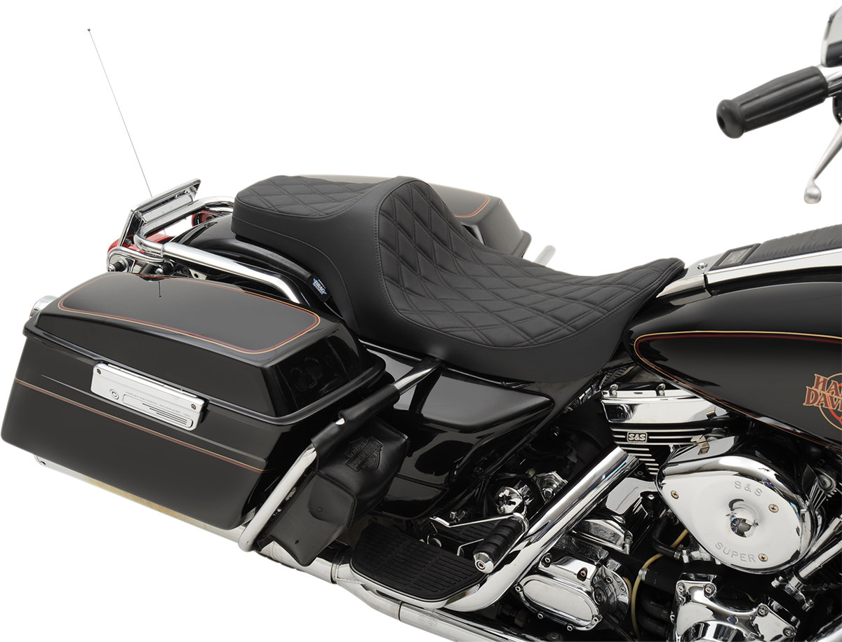 Drag Specialties Predator III Seat – Double Diamond – Black Stitched – FLHR/FLHX '99-'07 – view 4