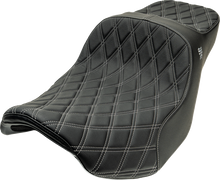 Slyfox Chariot Seat – Silver Double Diamond Stitch – Silver Logo – FLH/FLT '09-'23.5
