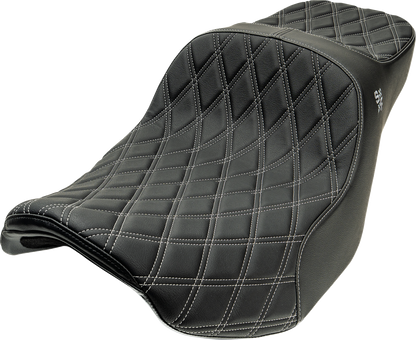 Slyfox Chariot Seat – Silver Double Diamond Stitch – Silver Logo – FLH/FLT '09-'23.5