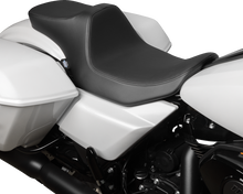 Drag Specialties Predator III 2-Up Seat – Vinyl – Smooth – FLT/FLH '23-'24 – view 2
