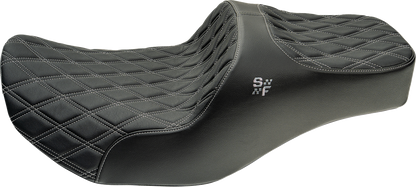 Slyfox Chariot Seat – Silver Double Diamond Stitch – Silver Logo – FLH/FLT '09-'23.5 – view 2