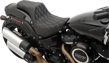 Drag Specialties Predator III Seat – Double Diamond – Silver Stitched – FXFB/S '18-'23 – view 3