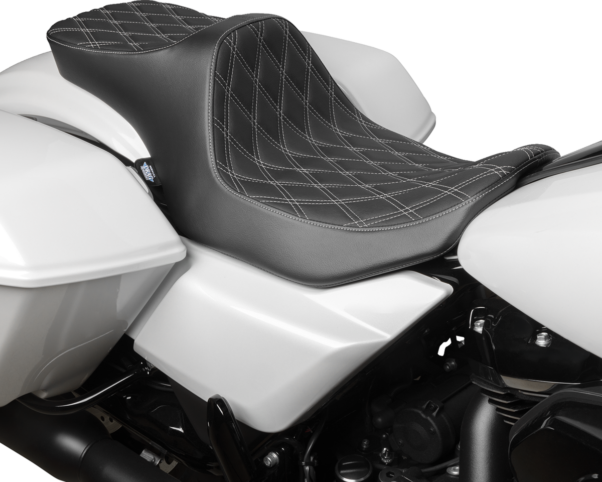 Drag Specialties Predator III 2-Up Seat – Vinyl – Double Diamond – Silver Stitching – FLT/FLH '23-'24 – view 2