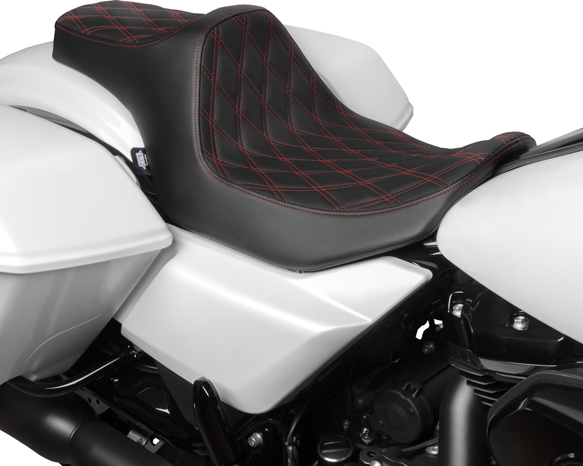Drag Specialties Predator III Seat – Double Diamond – Red Stitched – FLT/FLH '23-'24 – view 2