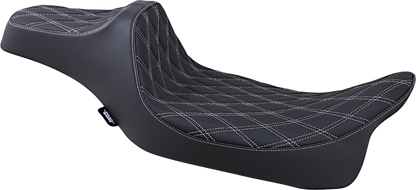 Drag Specialties Predator III Seat – Extended Reach – Double Diamond – Silver Stitched – FL '08-'23