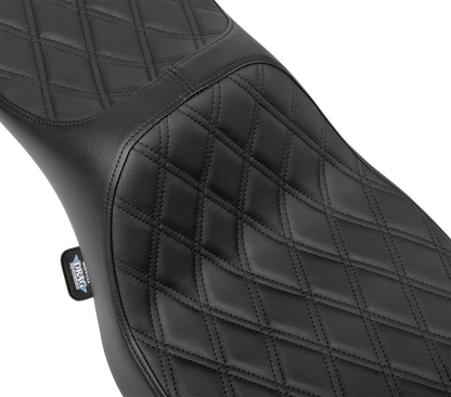 Drag Specialties Extended Reach Predator III Seat – Double Diamond – Black Stitching – Vinyl – FLH/FLT '23-'24 – view 2