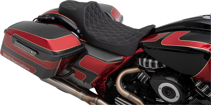Drag Specialties Predator III Seat – Extended Reach – Double Diamond – Silver Stitched – FL '08-'23 – view 3