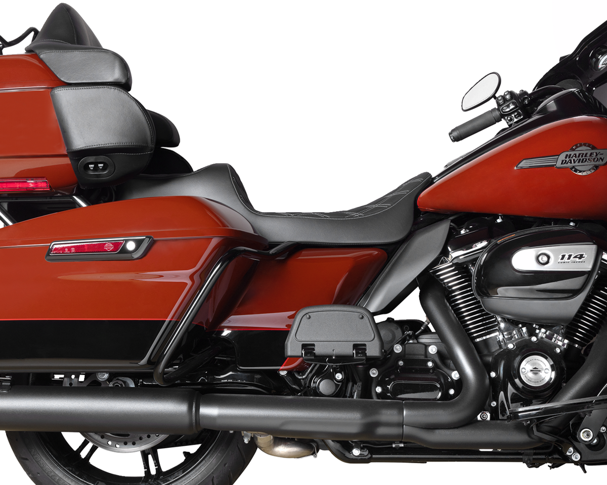 Drag Specialties Predator III Seat – Extended Reach – Double Diamnd – Silver Stitching – FLH/FLT '08-'24 – view 3