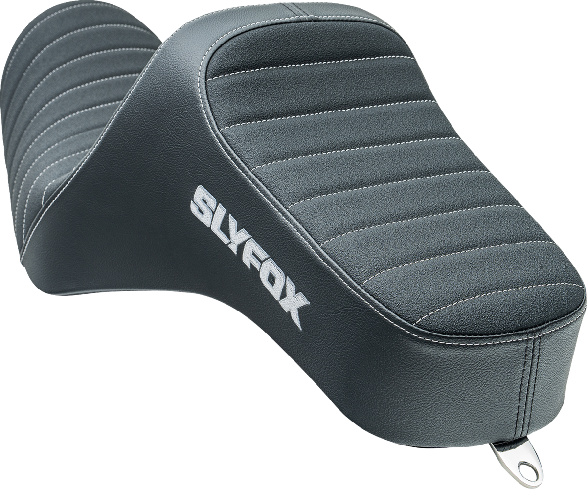 Slyfox High Noon Seat – Vinyl – Classic Stitch – Silver Logo – Silver Stitch – XL '04-'22 – view 3