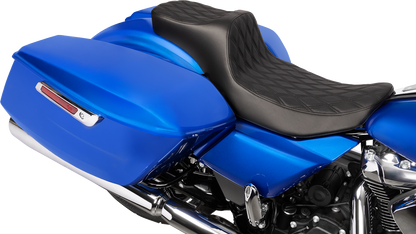 Drag Specialties Extended Reach Predator III Seat – Double Diamond – Black Stitching – Vinyl – FLH/FLT '23-'24 – view 3