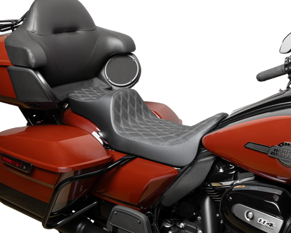 Drag Specialties Predator III Seat – Extended Reach – Double Diamnd – Silver Stitching – FLH/FLT '08-'24 – view 2