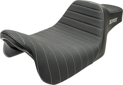 Slyfox Highnoon Seat – Vinyl – Classic Stitch – Silver Logo – FLH/FLT '08-'24 – view 3