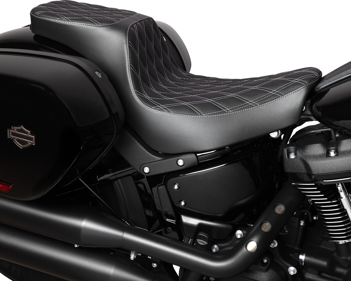 Drag Specialties Predator 2-Up Seat – Vinyl – Double Diamond – Silver Stitching – FLSB/FXLRS '18-'24 – view 3