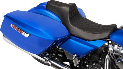 Drag Specialties Extended Reach Predator III Seat – Vinyl – Black Double Diamond Stitch – FLH/FLT '23-'25 – view 3