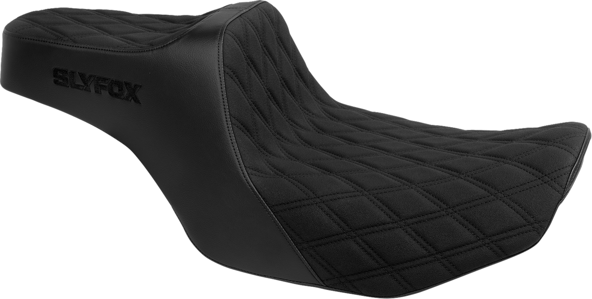 Slyfox High Noon Seat – Double Diamond – Black Logo – Black Stitch – FLH/FLT '23-'25 – view 2