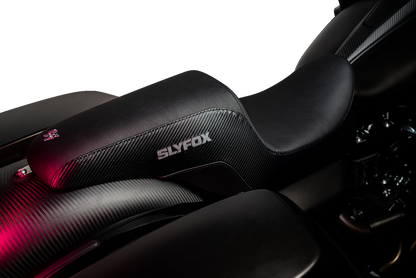 Slyfox Drifter Seat – Gray Logo – Smooth Vinyl – Carbon Fiber – FL '08-'23 – view 5