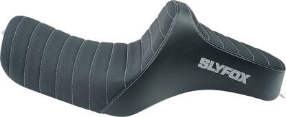 Slyfox High Noon Seat – Vinyl – Classic Stitch – Silver Logo – Silver Stitch – XL '04-'22