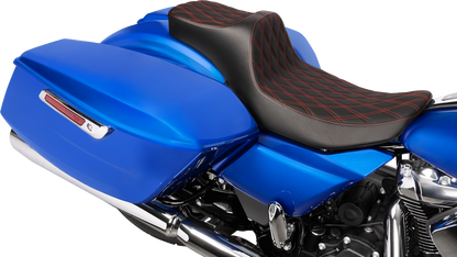 Drag Specialties Extended Reach Predator III Seat – Double Diamond – Red Stitching – Vinyl – FLH/FLT '23-'24 – view 3