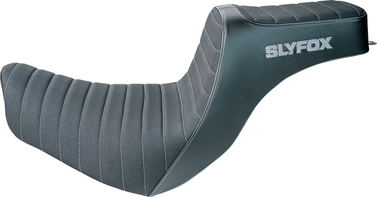 Slyfox High Noon Seat – Vinyl – Classic Stitch – Silver Logo – FL/FX '18-'24