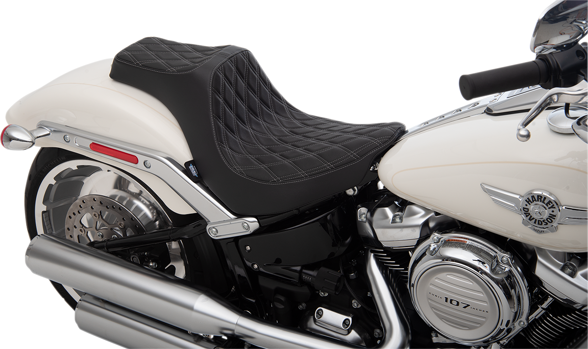 Drag Specialties Predator III Seat – Double Diamond – Silver Stitching – FLFB/S '18-'25 – view 3