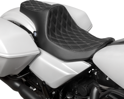 Drag Specialties Predator III Seat – Double Diamond – Silver Stitched – FLT/FLH '23-'24 – view 3