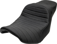 Slyfox Chariot Seat – Black Classic Stitch – Black Logo – FLH/FLT '23.5-'26