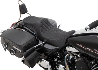 Drag Specialties Predator III 2-Up Seat – Double Diamond – Black Thread – FL '08-'23 – view 2