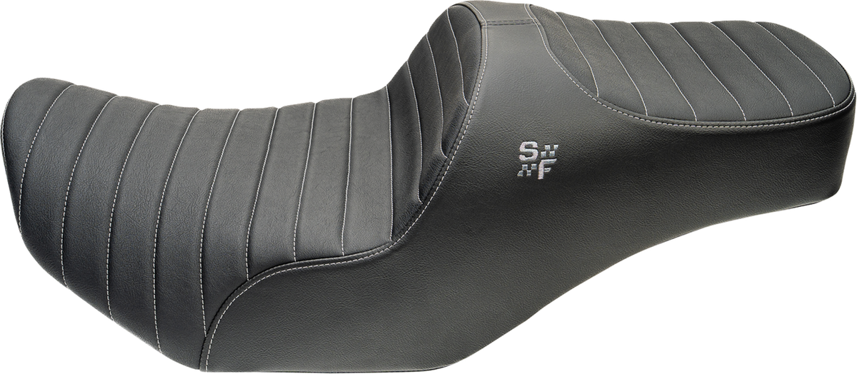 Slyfox Chariot Seat – Silver Classic Stitch – Silver Logo – FLH/FLT '23.5-'26 – view 2